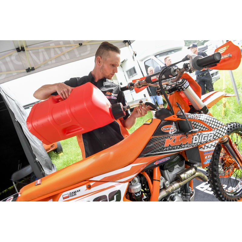 Utility can POLISPORT PROOCTANE 20 l with standard cap + 250 ml mixer + hose rot transparent