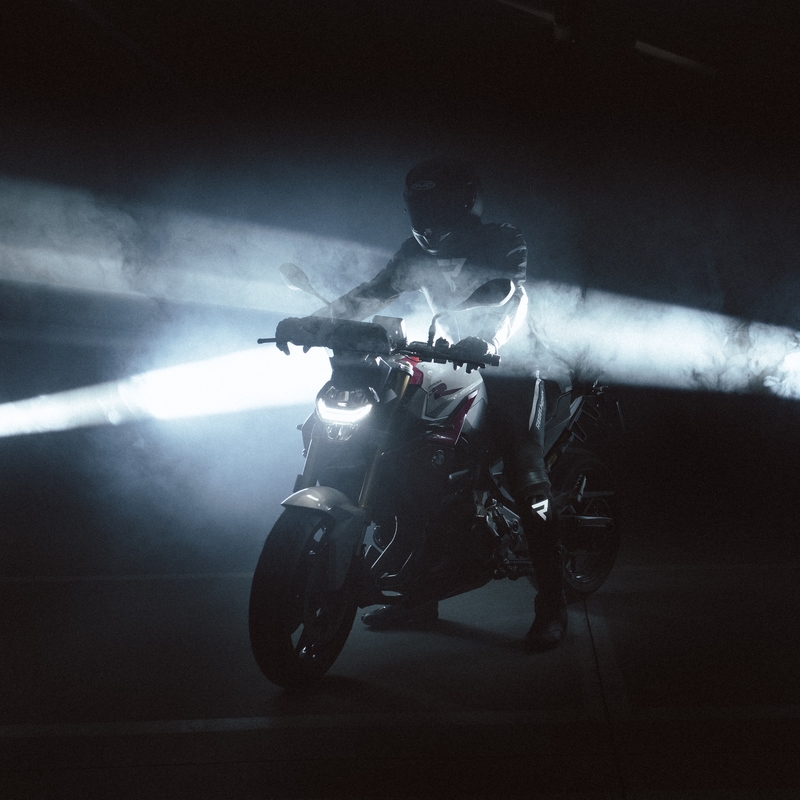 Rebelhorn Fighter Schwarze und weiße Motorradhosen Ausverkauf