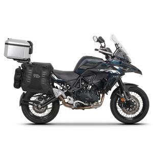 Complete set of SHAD TERRA TR40 adventure saddlebags and SHAD TERRA aluminium 48L topcase, including mounting kit SHAD Benelli TRK 502 X