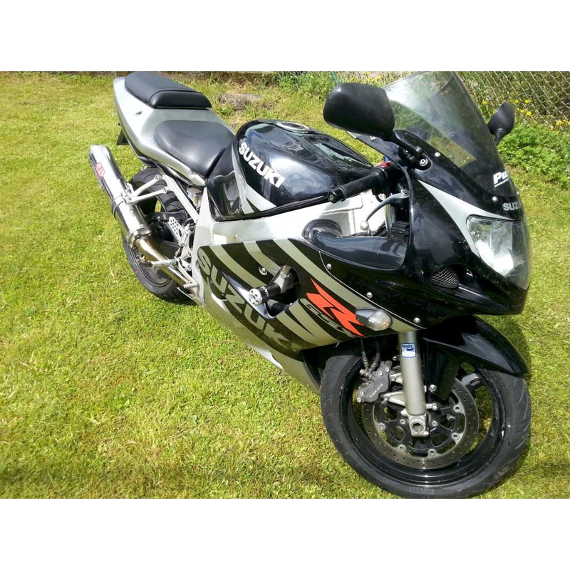 Suzuki GSX-R 750 (00-03) mit Gatling Verkleidungsänderung