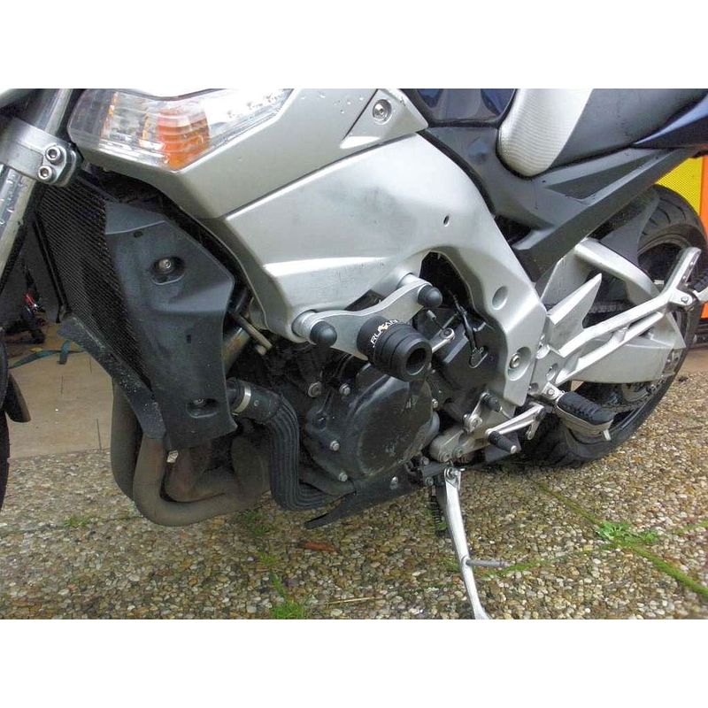 Suzuki GSR 600 Zwei-Punkt-Satz Pfeil