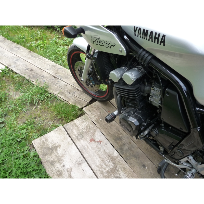 Yamaha FZS 600 (98-03) Pfeil