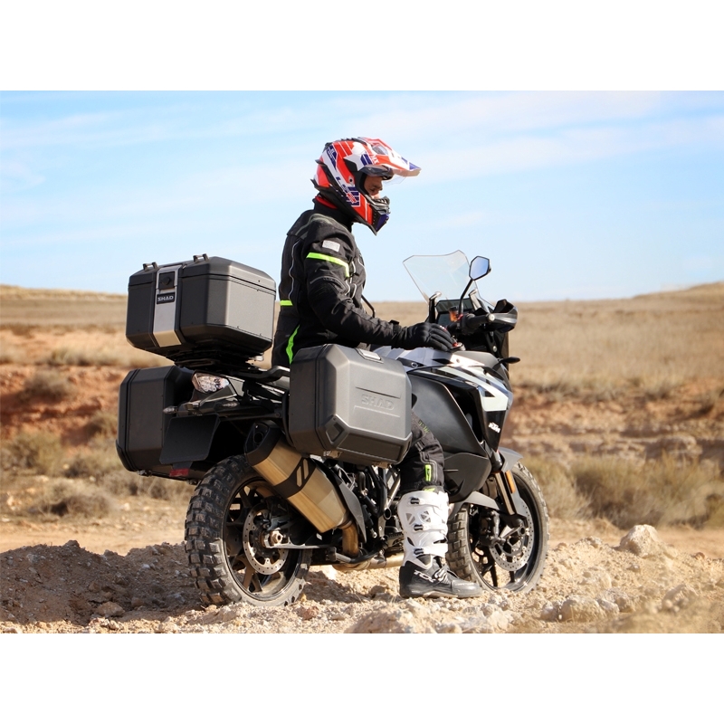 Complete set of black aluminum cases SHAD TERRA, 48L topcase + 36L / 47L side cases, including mounting kit and plate SHAD MOTO GUZZI V 85 TT