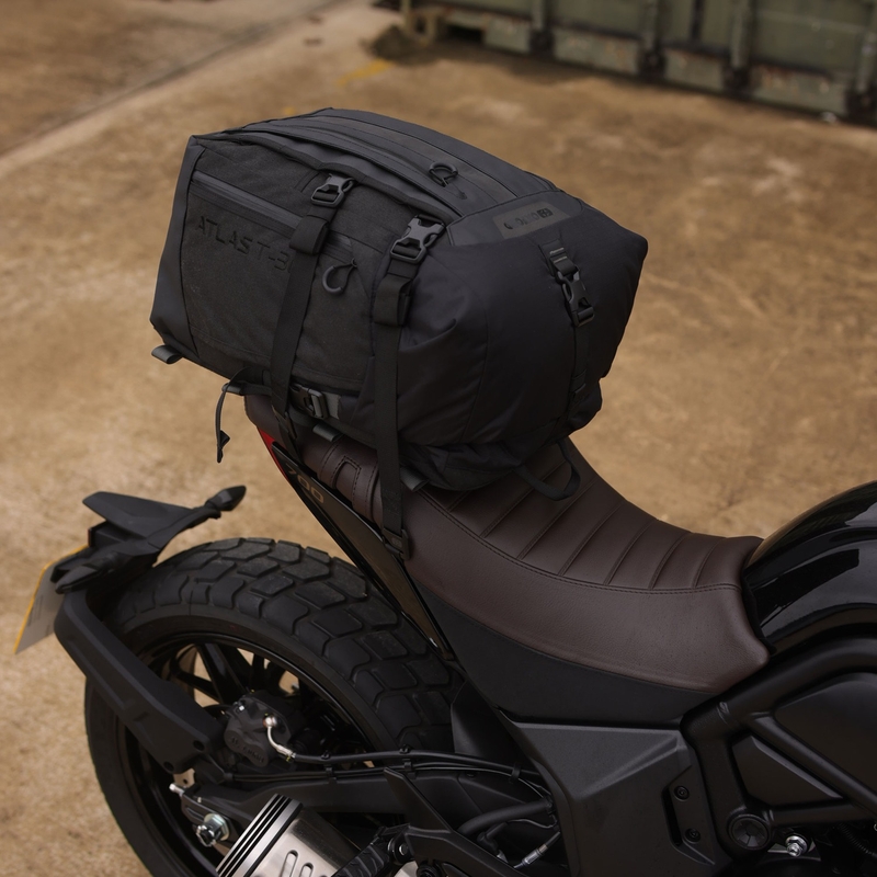 Motorradtasche für den Beifahrersitz Oxford Atlas T-30 Advanced Tourpack 30 l grau
