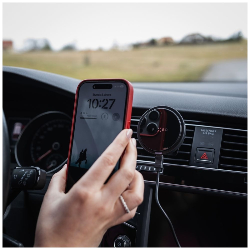 Halterung mit kabellosem Laden und aktiver Kühlung FIXED MagCool mit MagSafe-Befestigung schwarz 15W