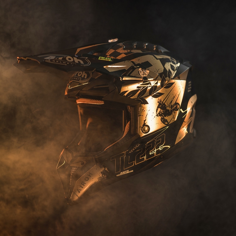 Motocross-Helm Airoh Aviator 3.0 „TC 222 THE LEGEND“ schwarz-gold