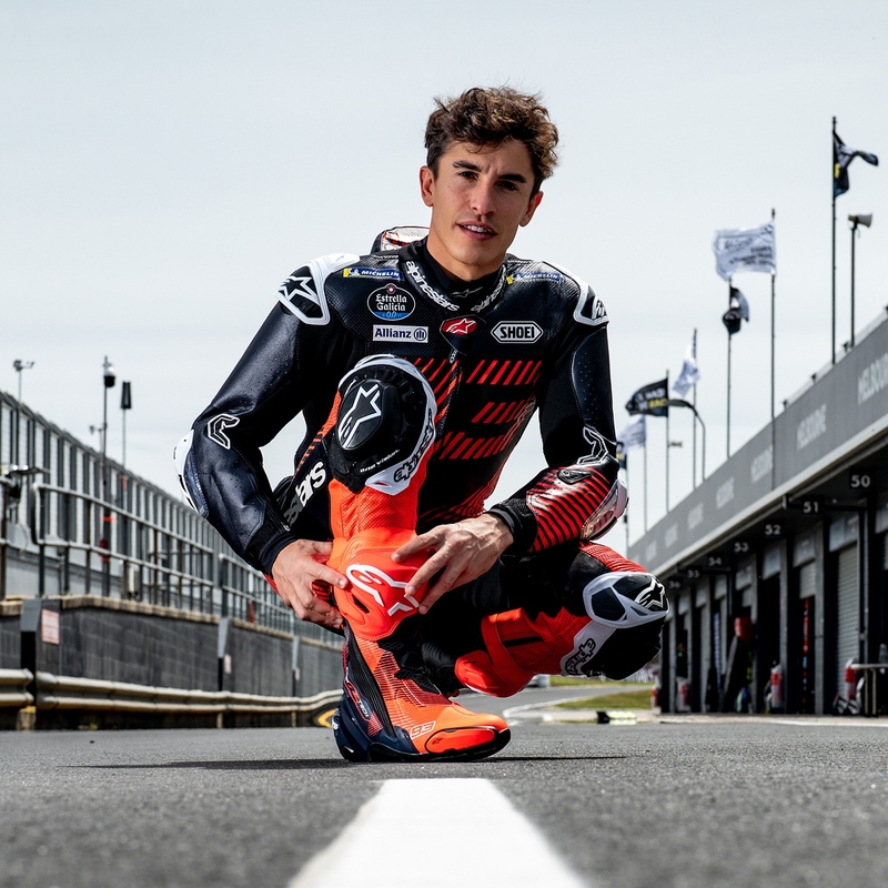 Motorradstiefel Alpinestars Supertech R Vented Limited Edition MM93 Marc Marquez Fluo Rot-Blau-Schwarz