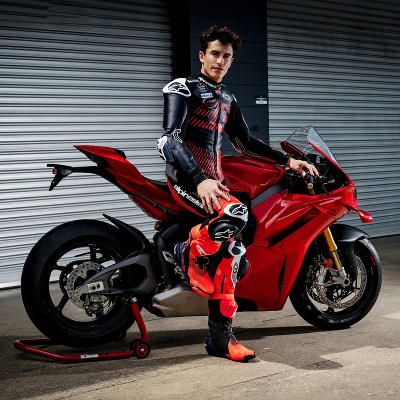 Motorradstiefel Alpinestars Supertech R Vented Limited Edition MM93 Marc Marquez Fluo Rot-Blau-Schwarz