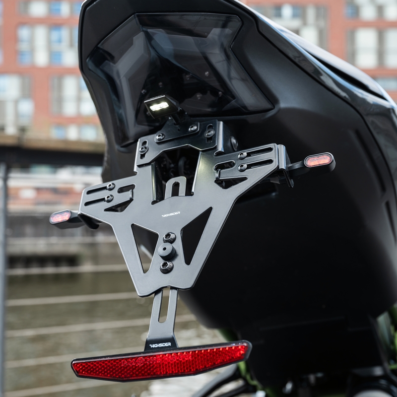 Kennzeichenhalter mit Beleuchtung Highsider Akron RS PRO Kawasaki Z 900 RS schwarz