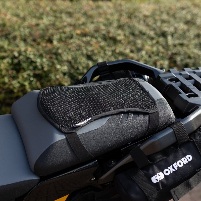Belüftungspolster über dem Soziussitz und Enduro Oxford Cool Seat Soziussitz und Enduro schwarz