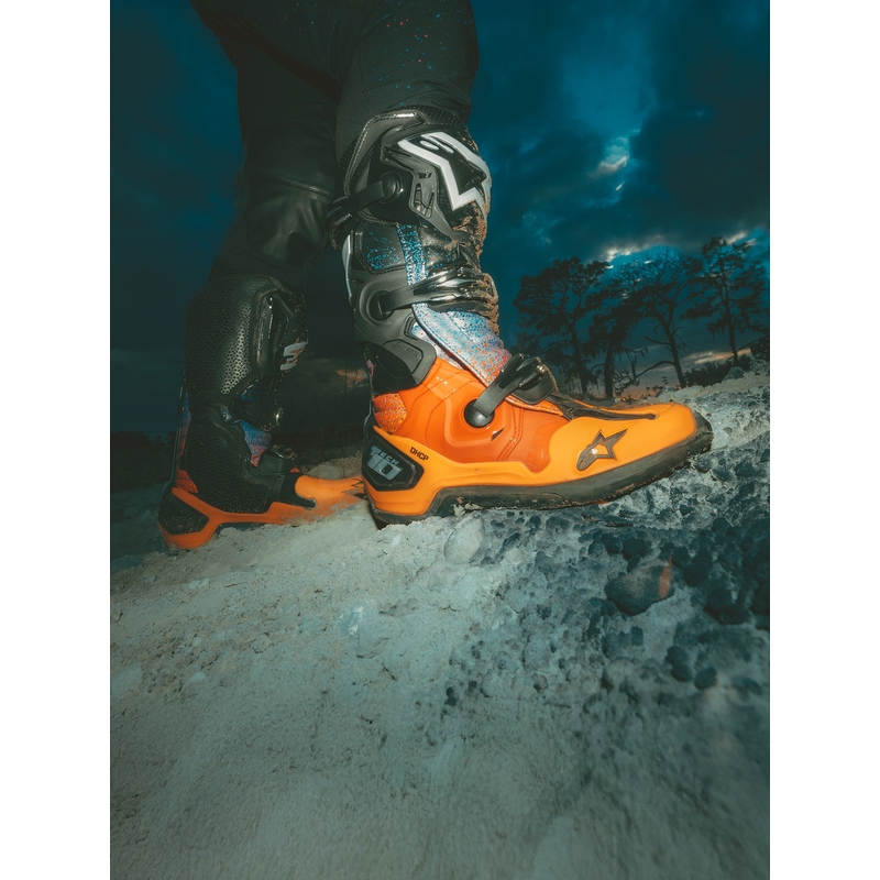 Alpinestars Tech 10 Limited Edition Black Hole Motorradstiefel, schwarz
