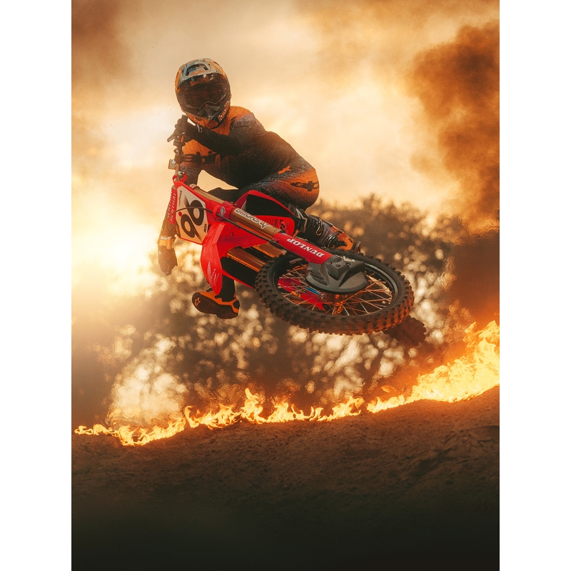 Alpinestars Supertech S-M10 Motocross-Helm in limitierter Auflage, Black Hole, schwarz