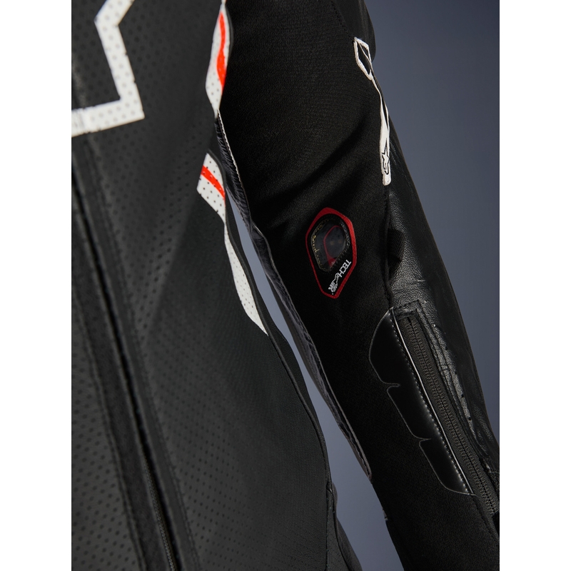 Alpinestars GP TECH V5 Einteiler-Motorradkombi aus Leder, schwarz-weiß-fluoreszierend rot