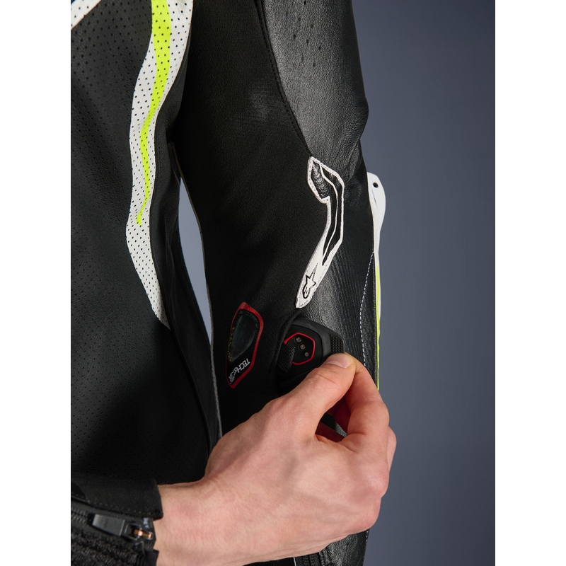 Alpinestars GP TECH V5 Einteiler-Motorradkombi aus Leder, schwarz-weiß-fluoreszierend gelb