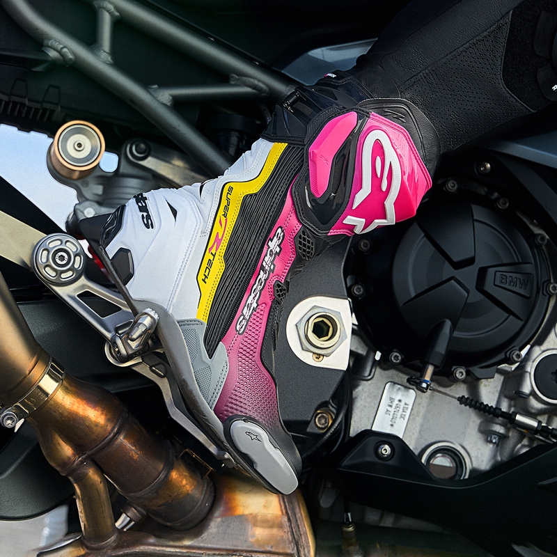 Alpinestars Supertech R Motorradstiefel schwarz-weiß-rosa-gelb