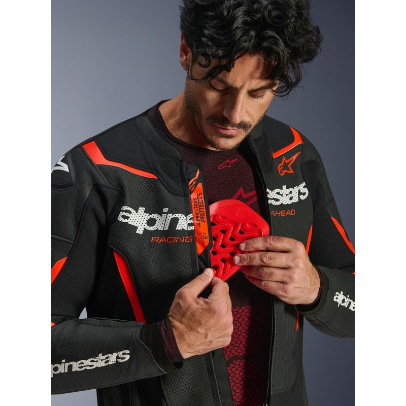 Alpinestars GP Force V2 Airflow Motorradjacke aus Leder, schwarz-fluoreszierend rot-weiß