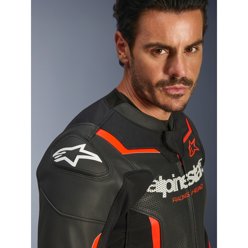 Alpinestars GP Force V2 Airflow Motorradjacke aus Leder, schwarz-fluoreszierend rot-weiß