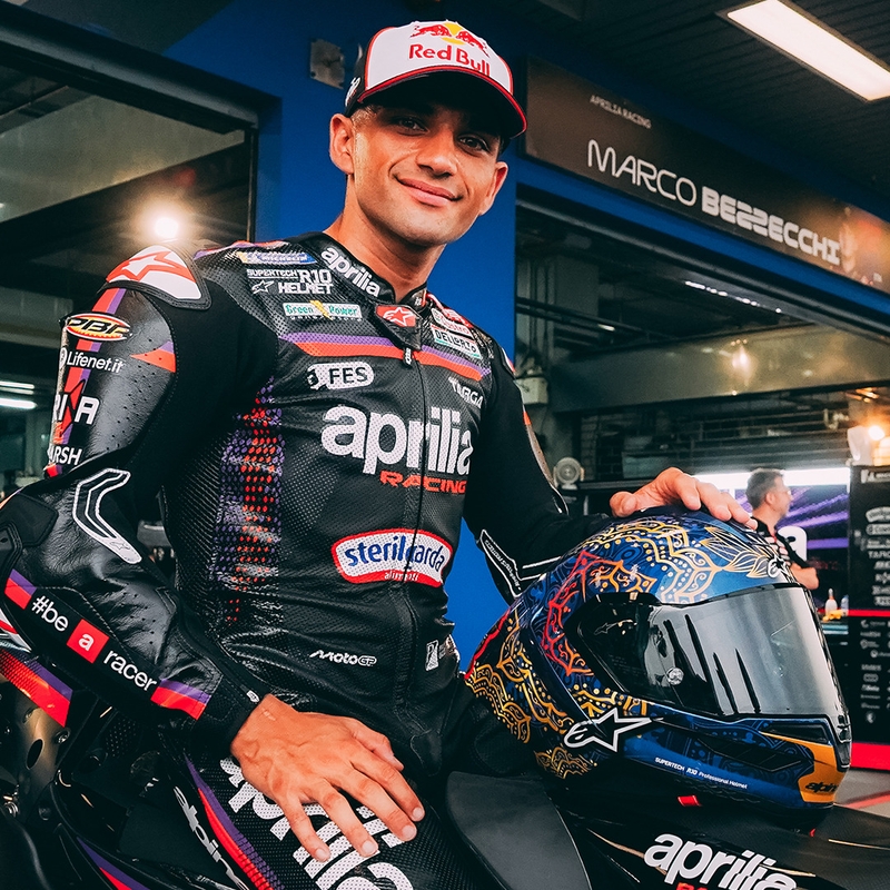 Alpinestars Supertech R10 Marthainator Limited Edition Integralhelm, limitiert von JORGE MARTIN, Modell Blue Pearl, Gold Red
